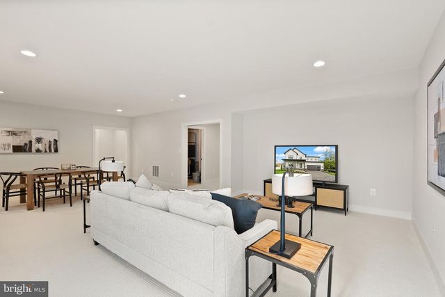 7717 FISHER DR, Falls Church, VA 22043