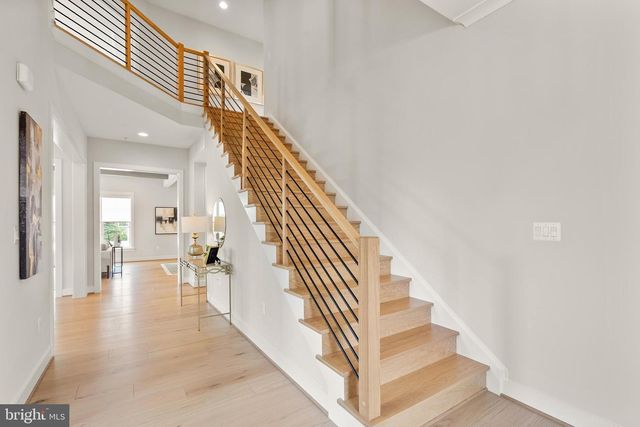 7717 FISHER DR, Falls Church, VA 22043