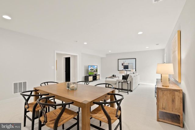 7717 FISHER DR, Falls Church, VA 22043