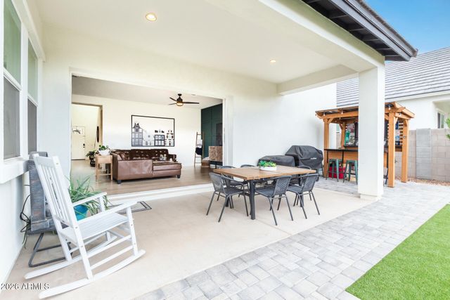 19736 W TURNEY Avenue, Litchfield Park, AZ 85340