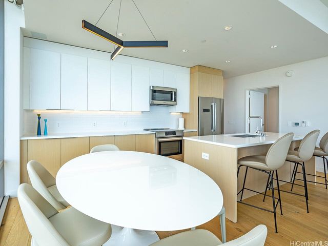 1001 Queen Street 3901, Honolulu, HI 96814