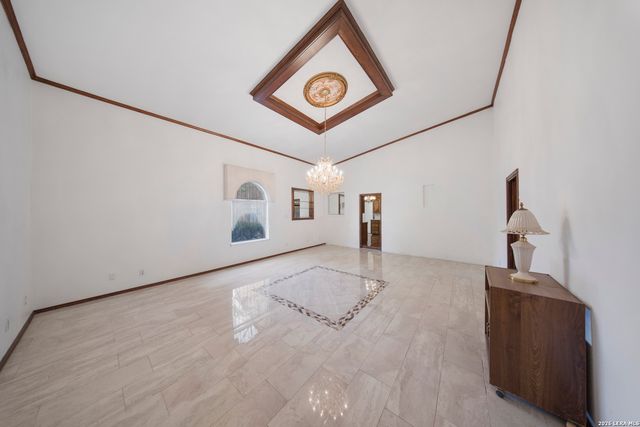 2150 W SUMMIT AVE, San Antonio, TX 78201