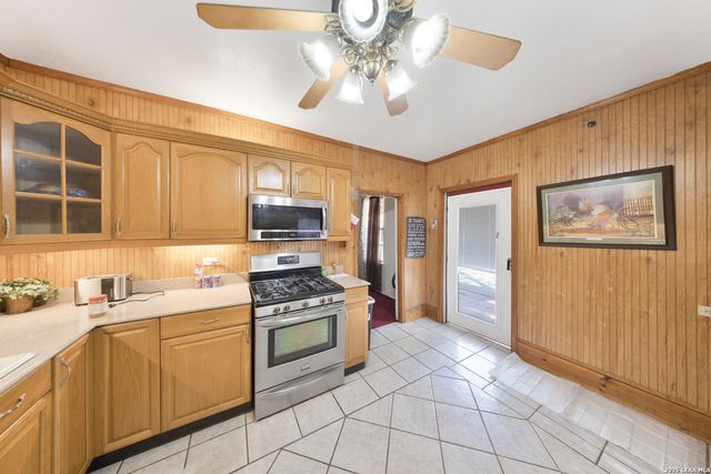 2150 W SUMMIT AVE, San Antonio, TX 78201