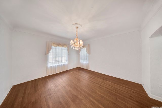 2150 W SUMMIT AVE, San Antonio, TX 78201