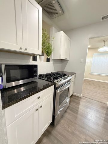 659 W Olmos, San Antonio, TX 78212