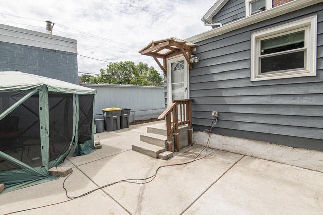 1121 Adams STREET, Waukesha, WI 53186