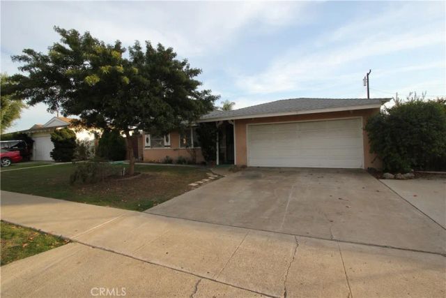 2584 E Delia, Orange, CA 92869