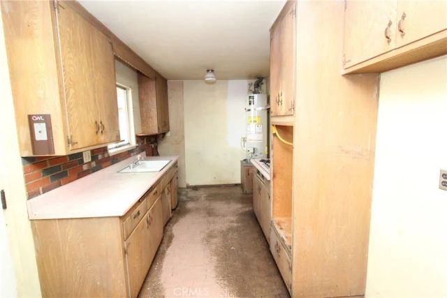 2584 E Delia, Orange, CA 92869