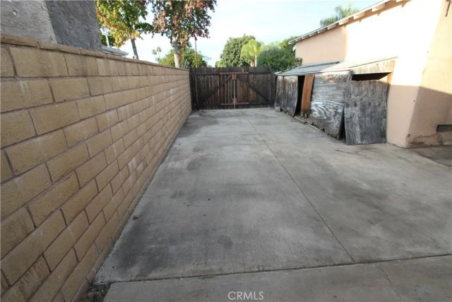 2584 E Delia, Orange, CA 92869