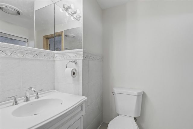 660 S Franklin, Holbrook, MA 02343