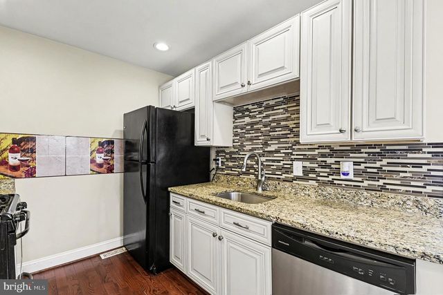 8716 EDDINGTON RD, Parkville, MD 21234