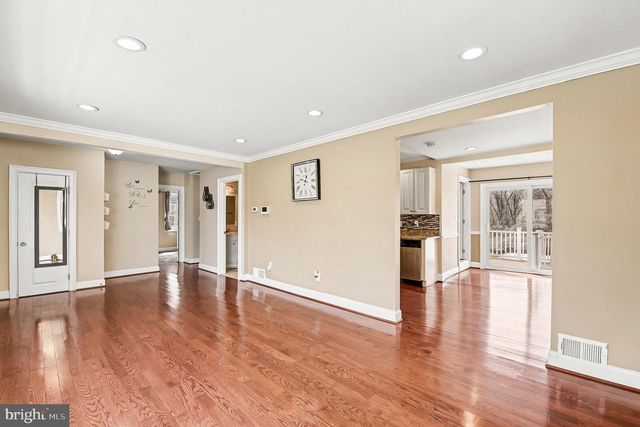 8716 EDDINGTON RD, Parkville, MD 21234