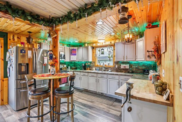 32808 S Lakeshore DRIVE, Burlington, WI 53105