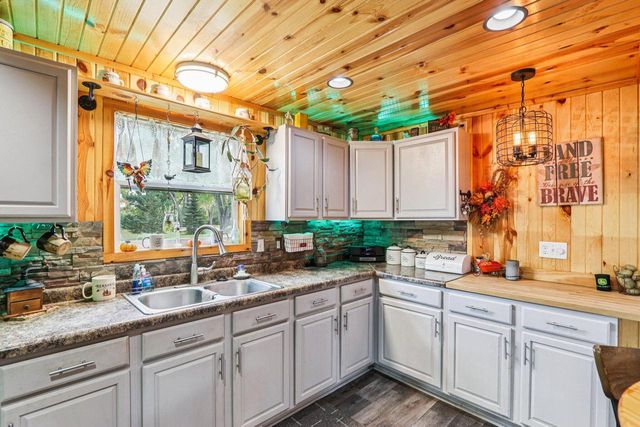 32808 S Lakeshore DRIVE, Burlington, WI 53105