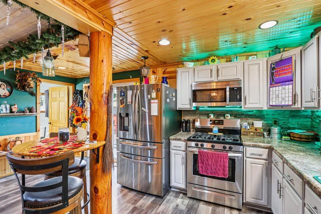 32808 S Lakeshore DRIVE, Burlington, WI 53105