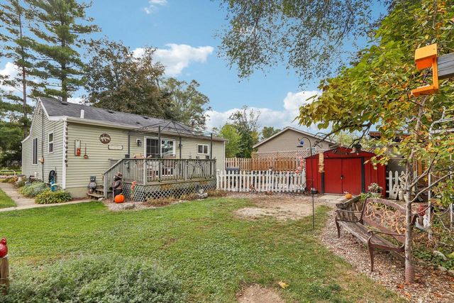 32808 S Lakeshore DRIVE, Burlington, WI 53105