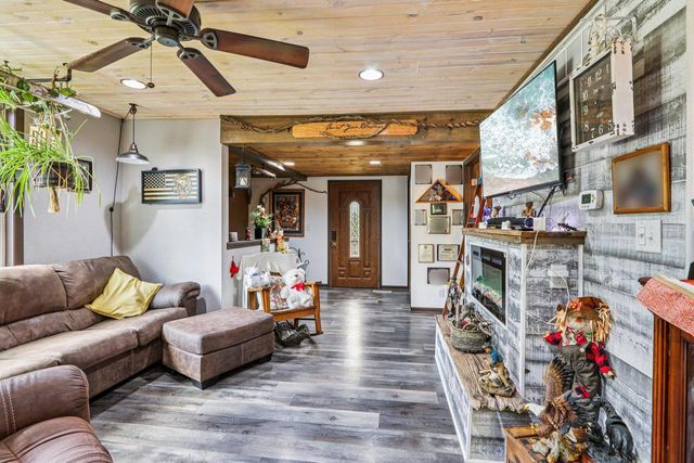 32808 S Lakeshore DRIVE, Burlington, WI 53105