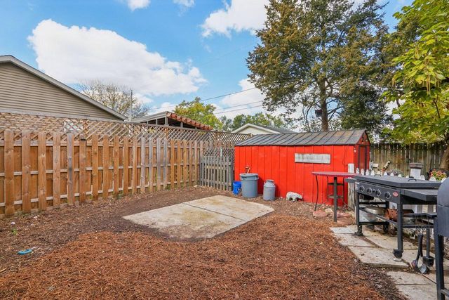 32808 S Lakeshore DRIVE, Burlington, WI 53105