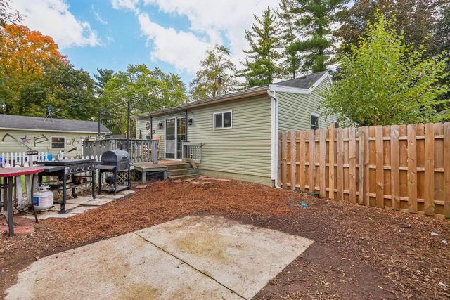 32808 S Lakeshore DRIVE, Burlington, WI 53105