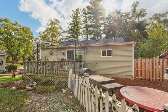 32808 S Lakeshore DRIVE, Burlington, WI 53105