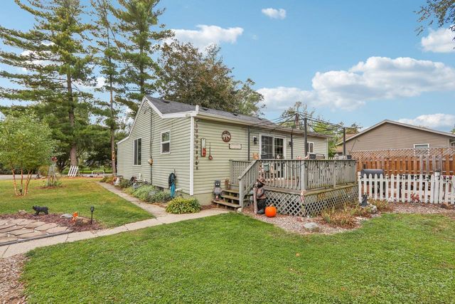 32808 S Lakeshore DRIVE, Burlington, WI 53105