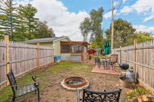 32808 S Lakeshore DRIVE, Burlington, WI 53105