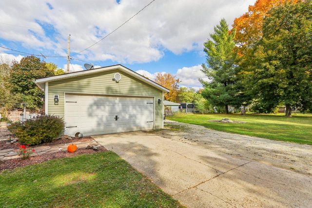 32808 S Lakeshore DRIVE, Burlington, WI 53105