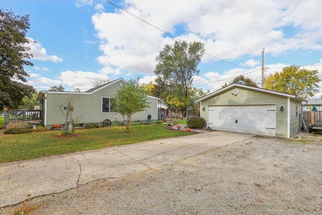 32808 S Lakeshore DRIVE, Burlington, WI 53105