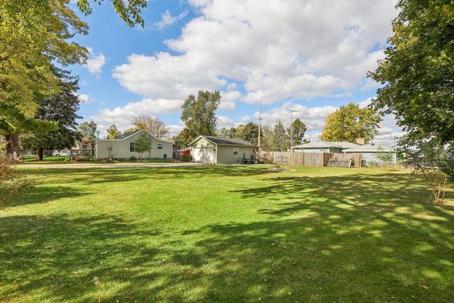 32808 S Lakeshore DRIVE, Burlington, WI 53105