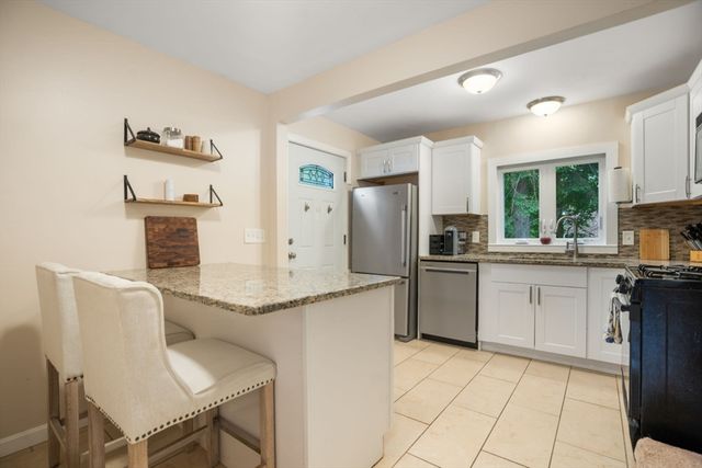 6 Pineland Ave, Shrewsbury, MA 01545