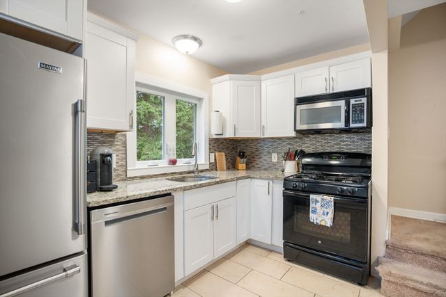 6 Pineland Ave, Shrewsbury, MA 01545
