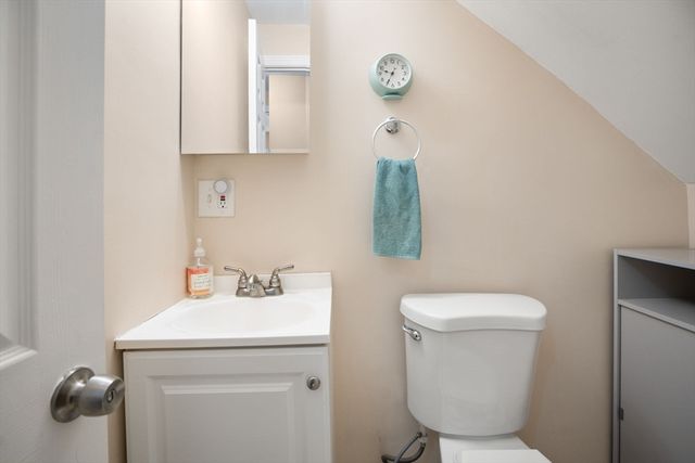 6 Pineland Ave, Shrewsbury, MA 01545
