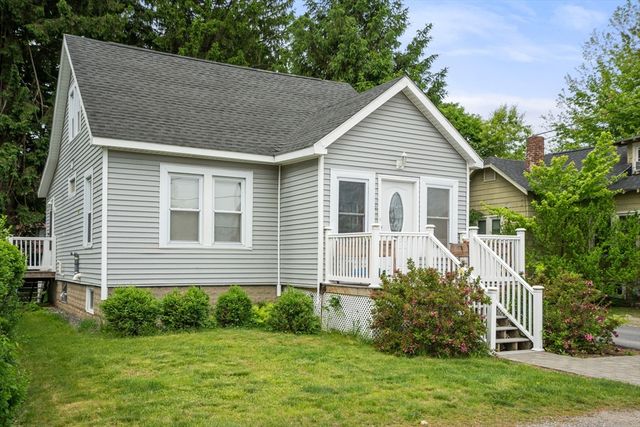 6 Pineland Ave, Shrewsbury, MA 01545