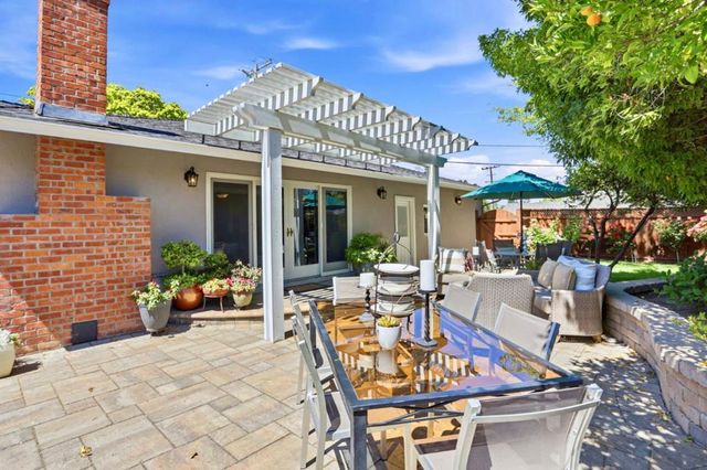 1701 S Springer Road, Mountain View, CA 94040