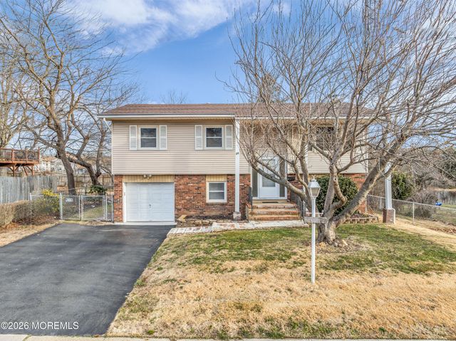 26 Citadel Drive, Jackson, NJ 08527