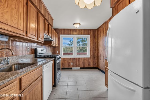 26 Citadel Drive, Jackson, NJ 08527