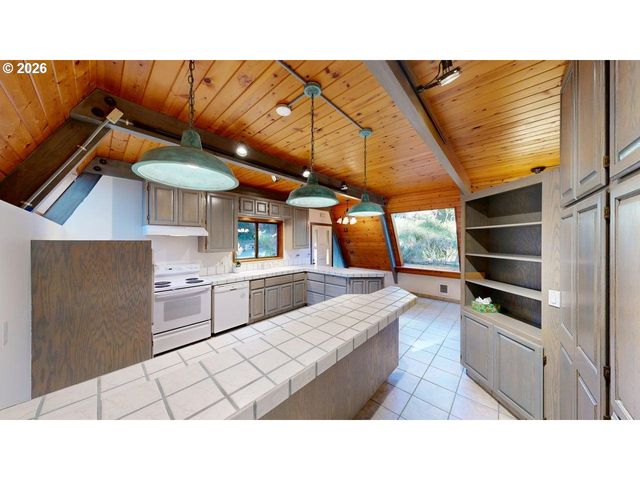 17717 RAINBOW ROCK Rd, Brookings, OR 97415