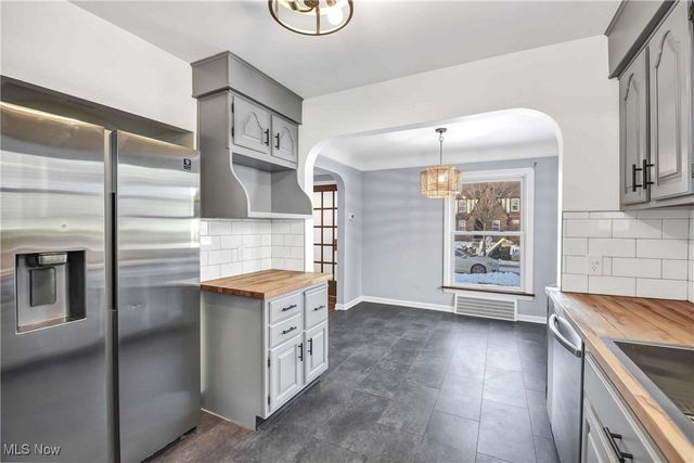 13509 Wainstead Avenue, Cleveland, OH 44111