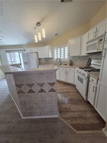 4952 Mascaro Drive, Las Vegas, NV 89122