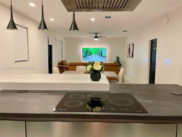 11557 SW 235th St, Homestead, FL 33032