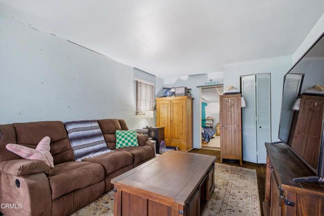 536 E Elk Avenue, Glendale, CA 91205