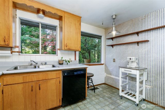 24007 44th Avenue W, Mountlake Terrace, WA 98043