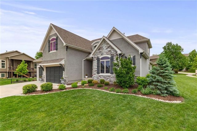 11607 W 158th Terrace, Overland Park, KS 66221