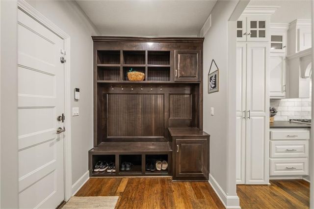 11607 W 158th Terrace, Overland Park, KS 66221