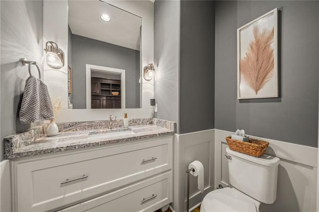 11607 W 158th Terrace, Overland Park, KS 66221