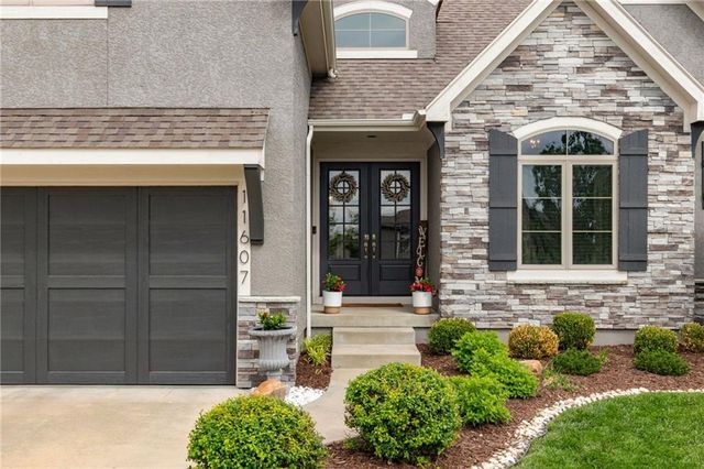 11607 W 158th Terrace, Overland Park, KS 66221