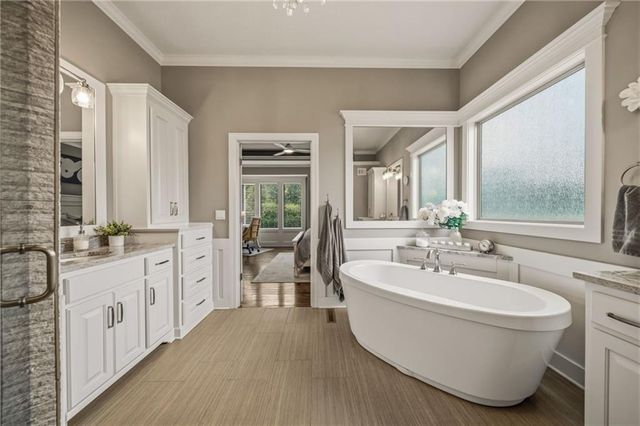 11607 W 158th Terrace, Overland Park, KS 66221