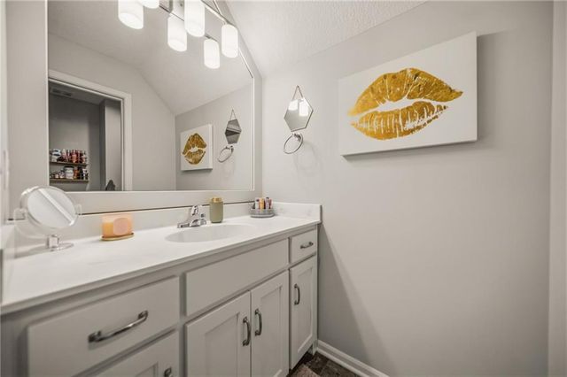 11607 W 158th Terrace, Overland Park, KS 66221