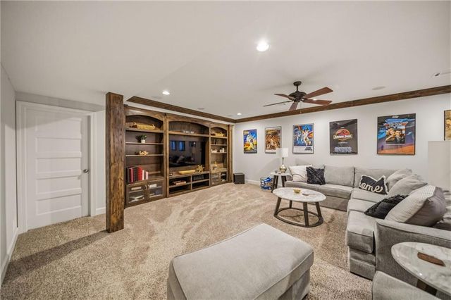 11607 W 158th Terrace, Overland Park, KS 66221
