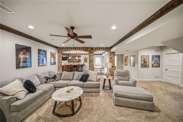 11607 W 158th Terrace, Overland Park, KS 66221